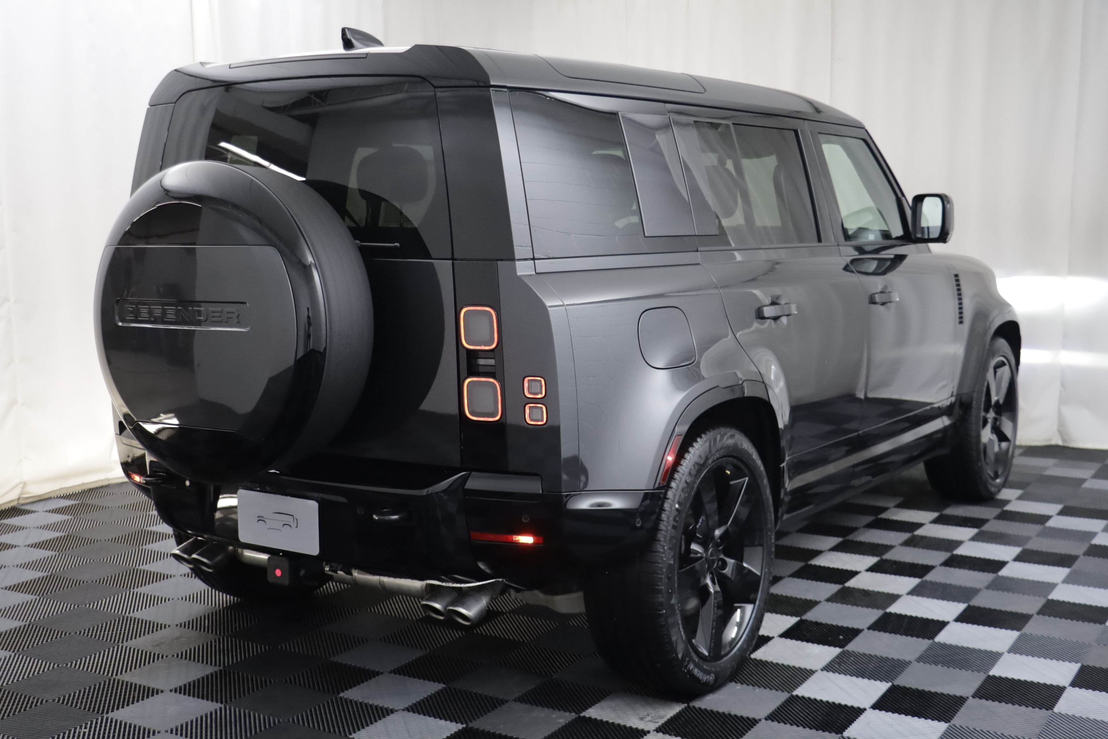 New 2026 Land Rover Defender 110 V8 AWD/4WD image 19
