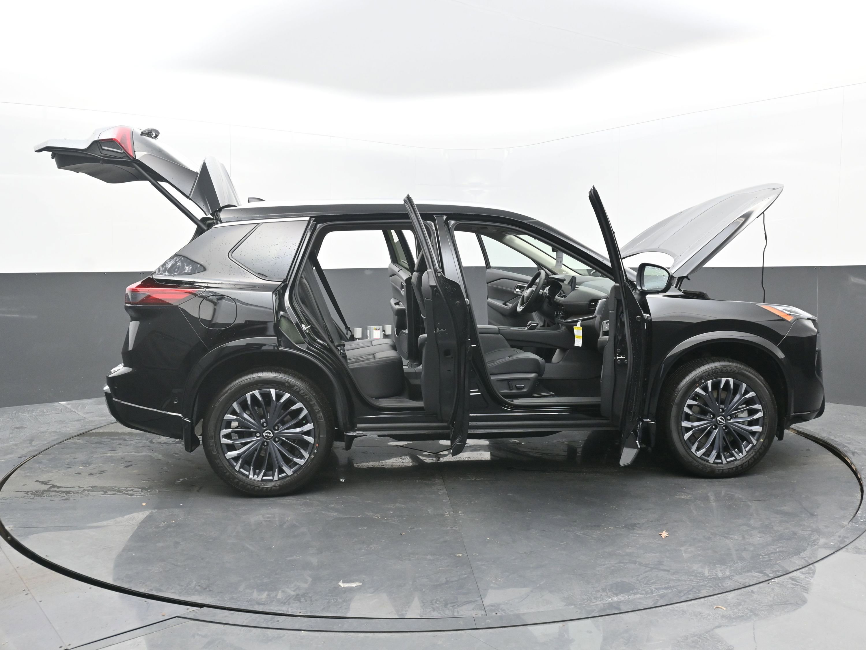 Certified 2025 Nissan Rogue Platinum w/ Tech Package image 45