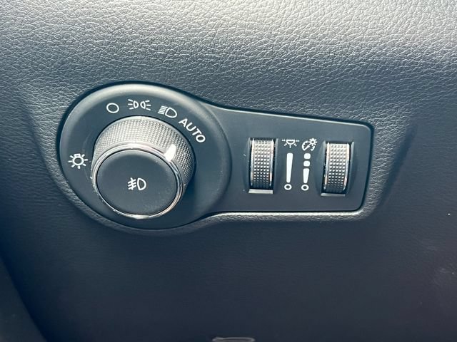 Used 2023 Jeep Compass Latitude AWD/4WD image 19