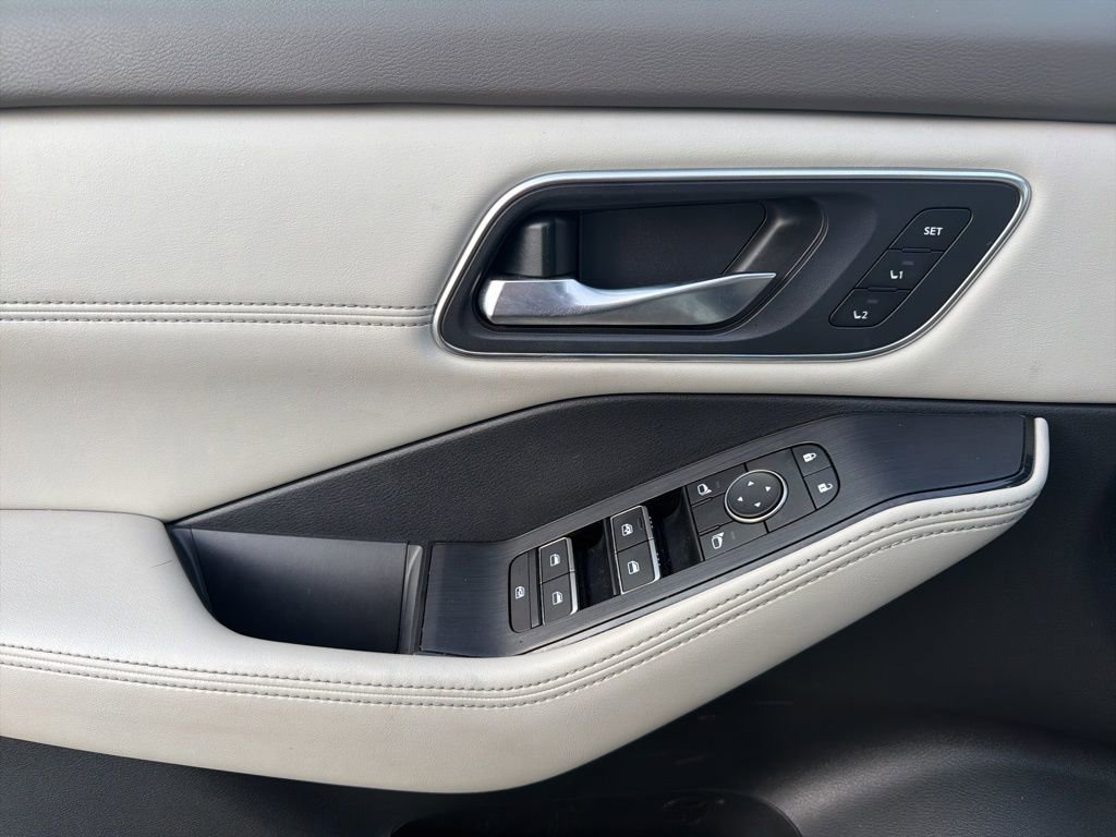 Used 2021 Nissan Rogue SL image 13