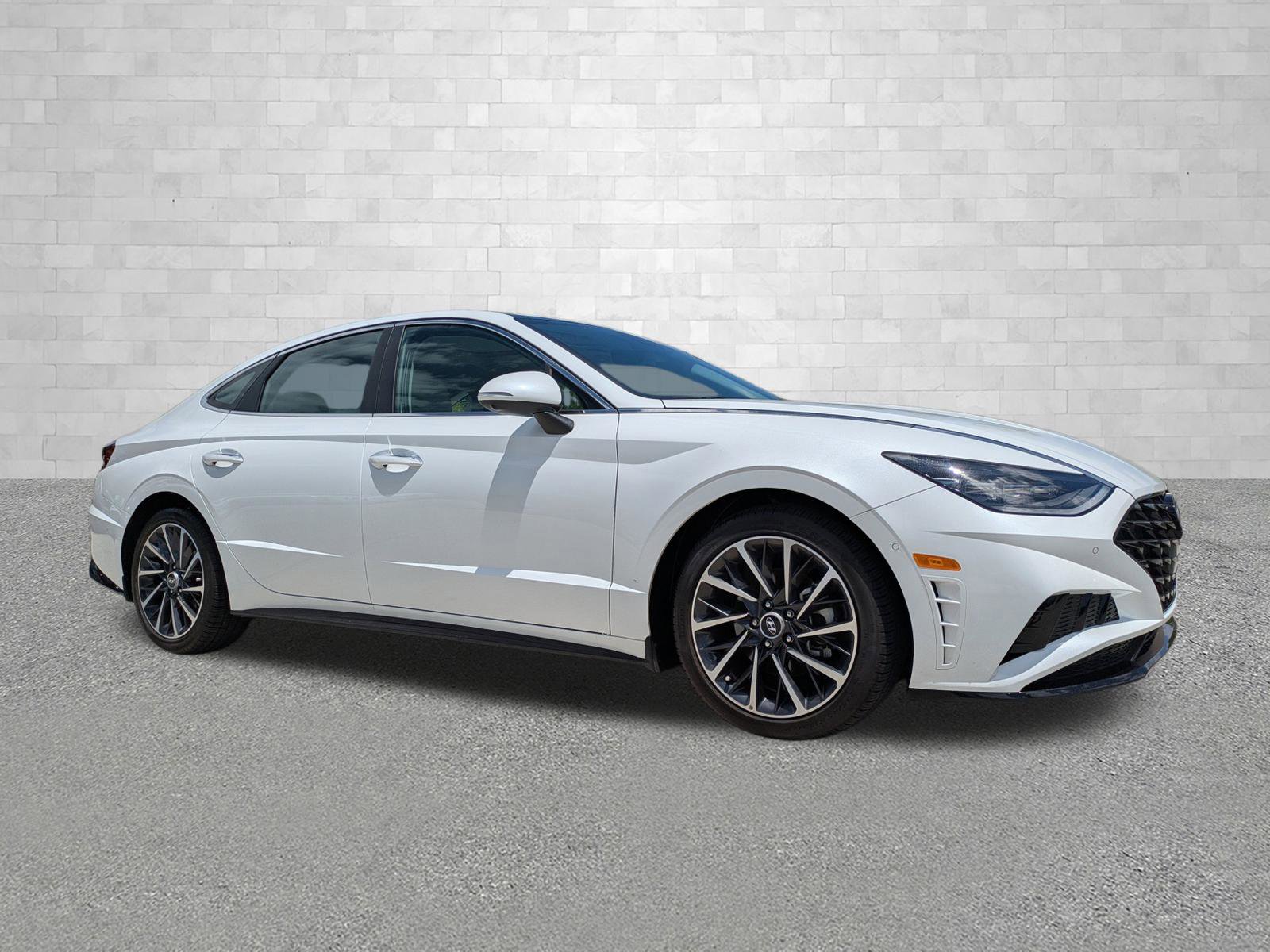 Used 2022 Hyundai Sonata Limited image 1