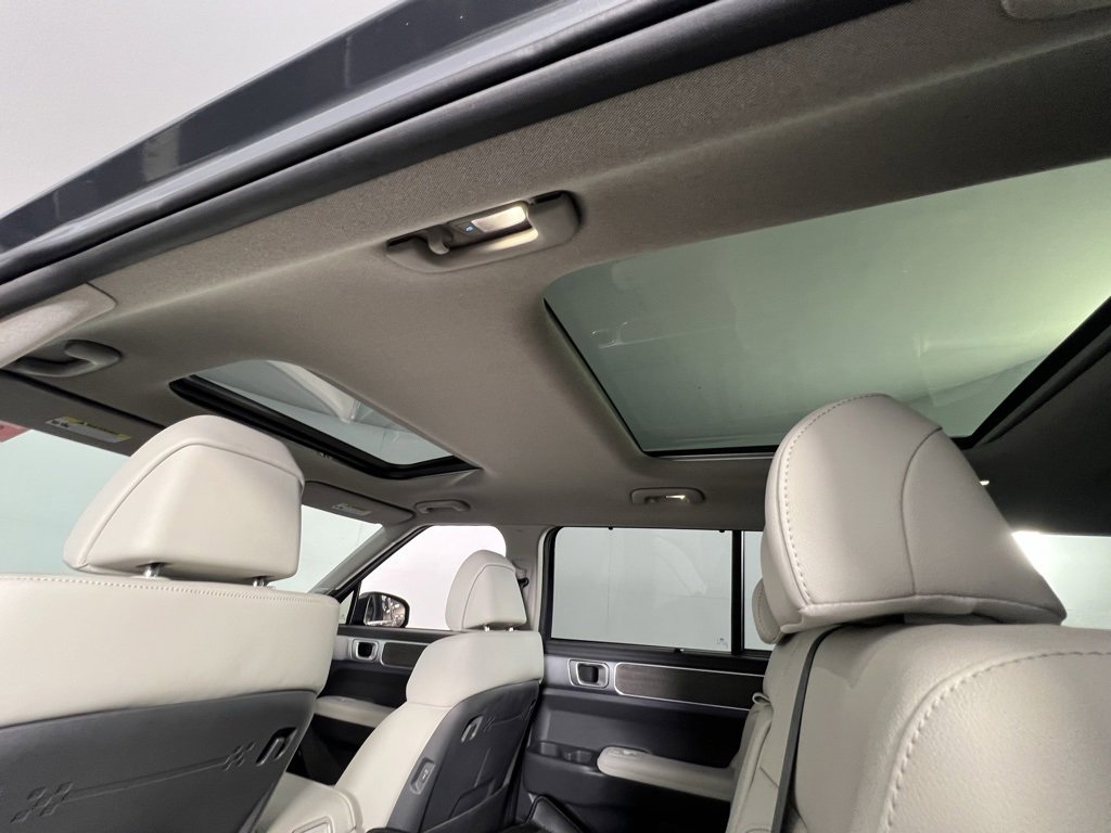 Used 2024 Hyundai Santa Fe Limited image 35