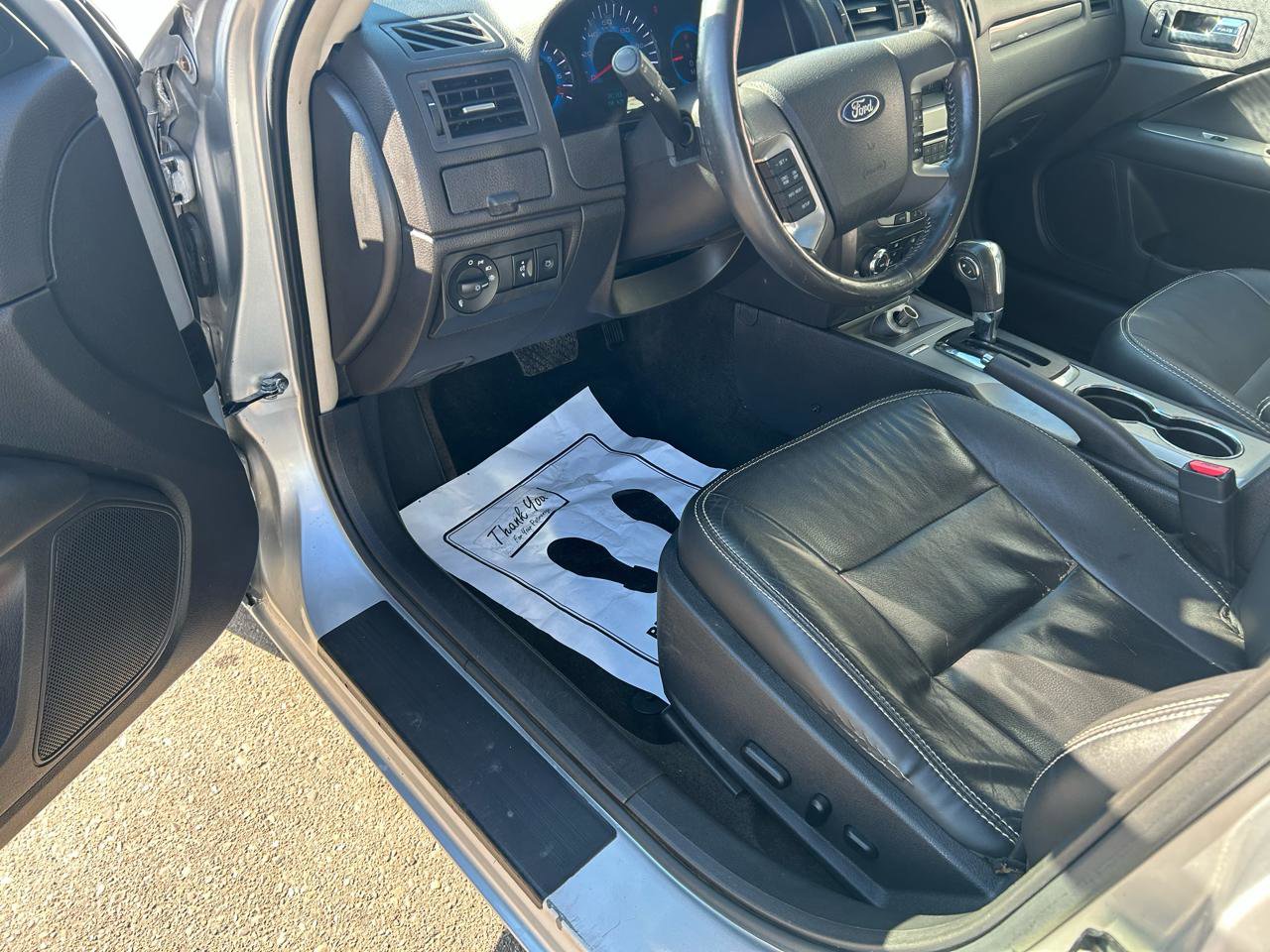 Used 2011 Ford Fusion SEL w/ Moons & Tunes Pkg image 10