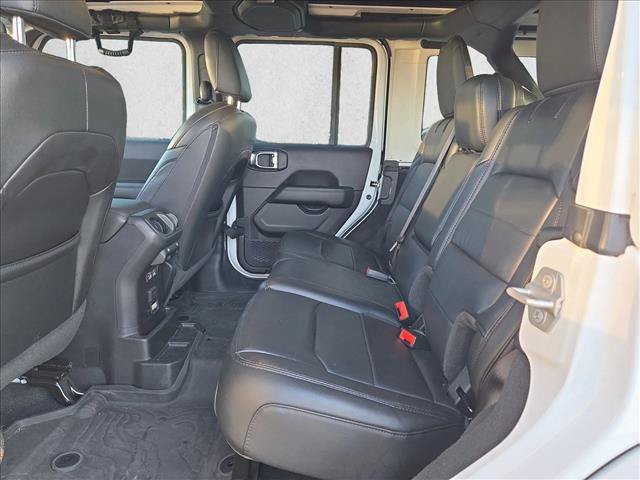 Used 2023 Jeep Wrangler Unlimited Sahara AWD/4WD image 16