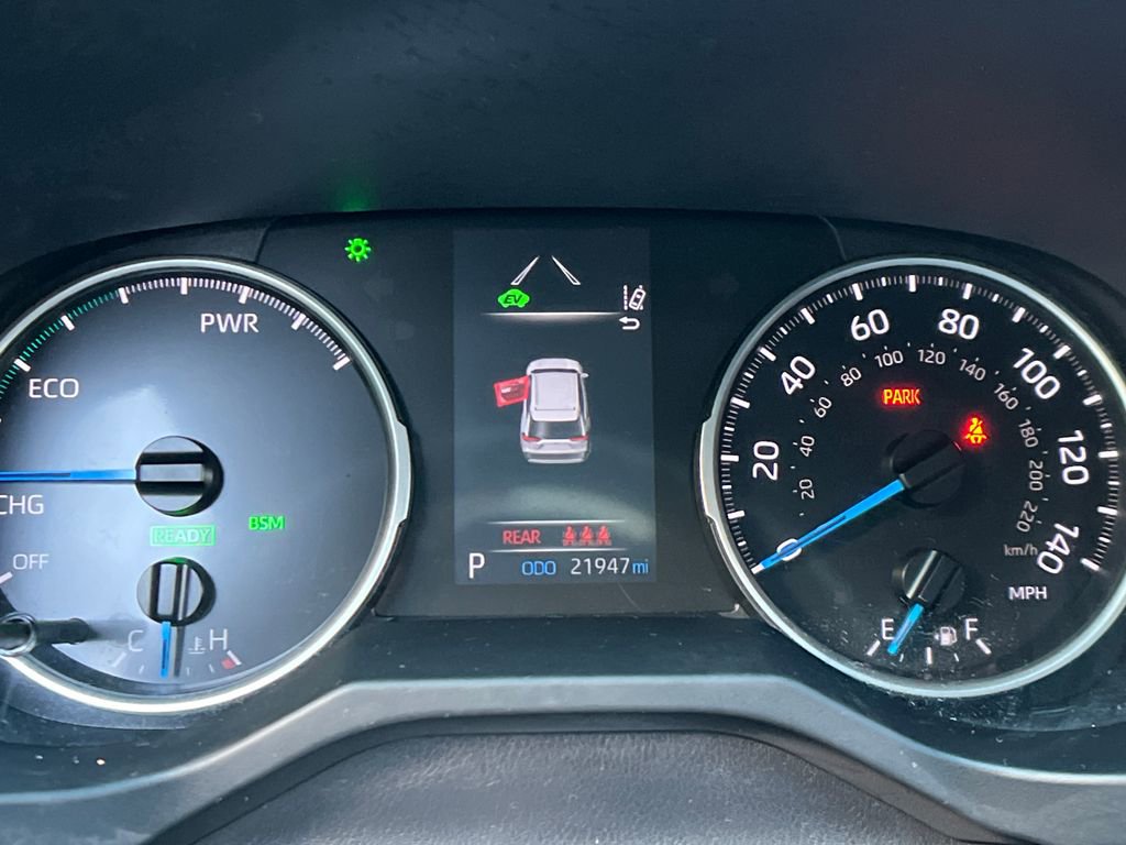 Used 2022 Toyota RAV4 LE image 15