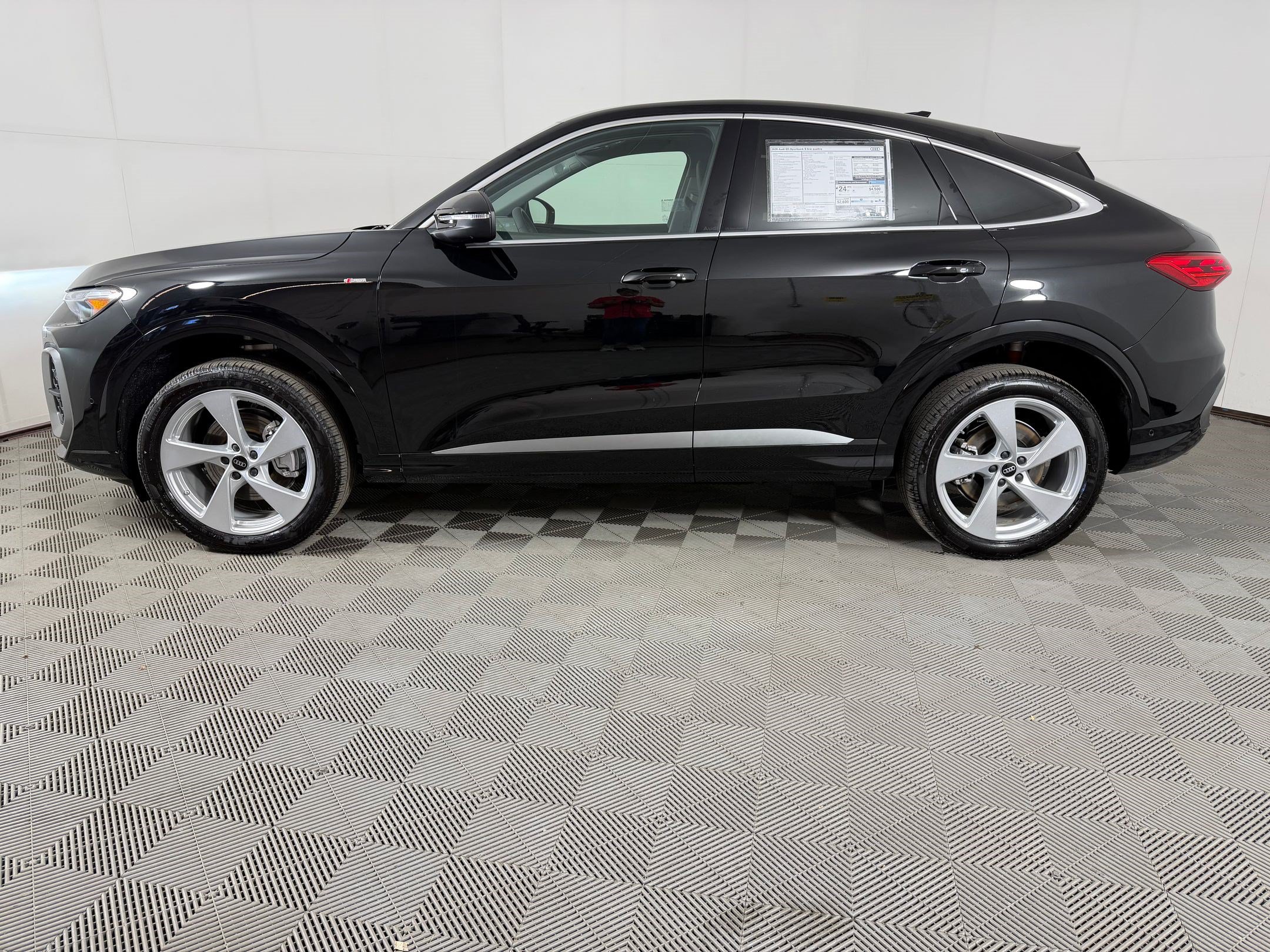 New 2026 Audi Q5 Premium Plus AWD/4WD image 2