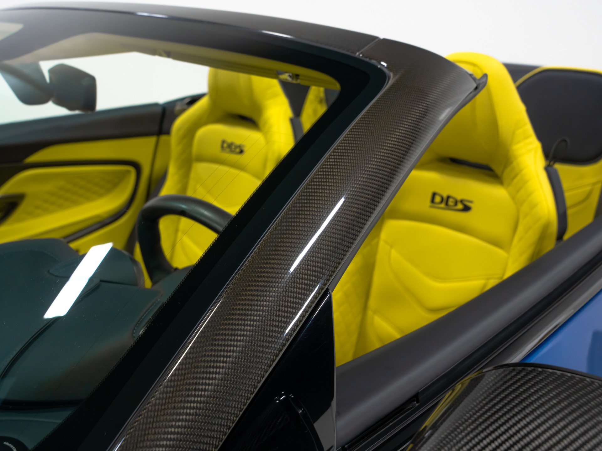 Used 2023 Aston Martin DBS Superleggera Volante RWD image 32