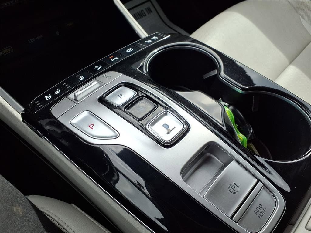Used 2022 Hyundai Tucson Limited image 3