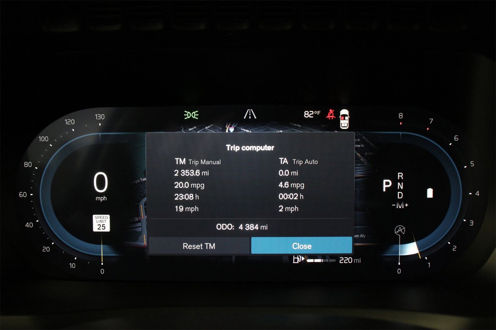 Certified 2025 Volvo XC90 B5 Core image 12