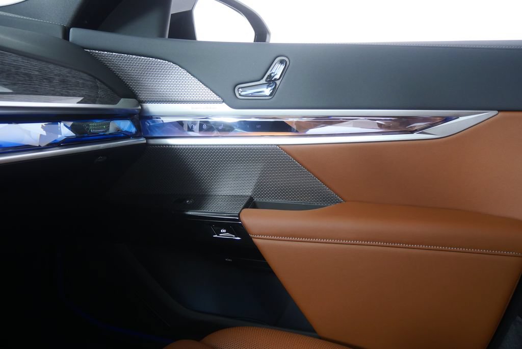 New 2026 BMW 740i xDrive AWD/4WD image 25