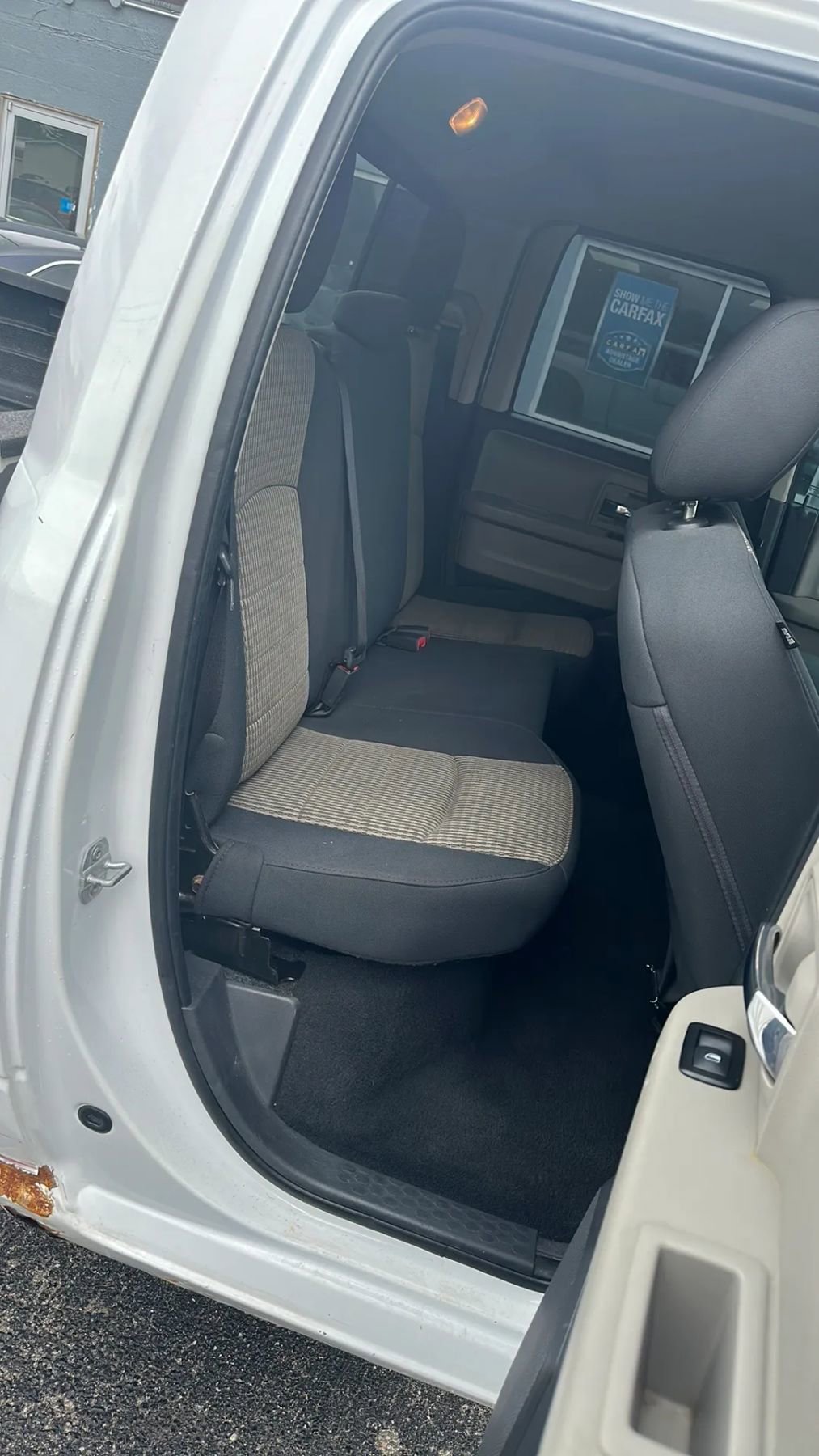 Used 2012 RAM 1500 Classic SLT image 15