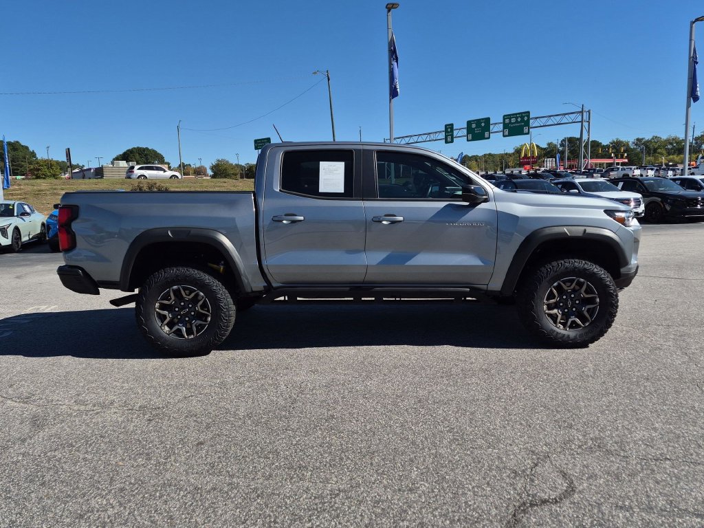 Used 2025 Chevrolet Colorado ZR2 w/ Technology Package AWD/4WD image 3