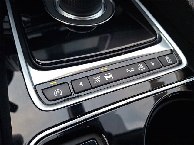 Used 2017 Jaguar F-PACE R-Sport image 17