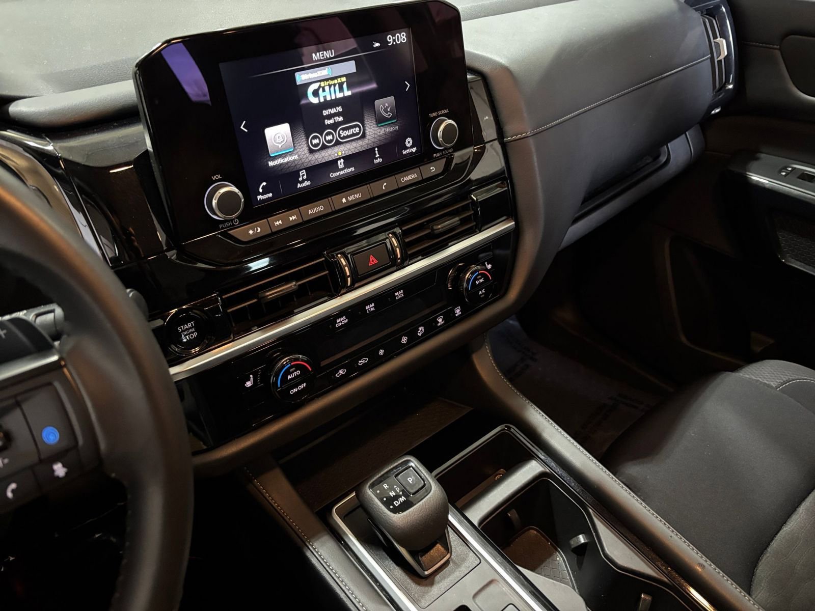 Used 2025 Nissan Pathfinder SV image 17