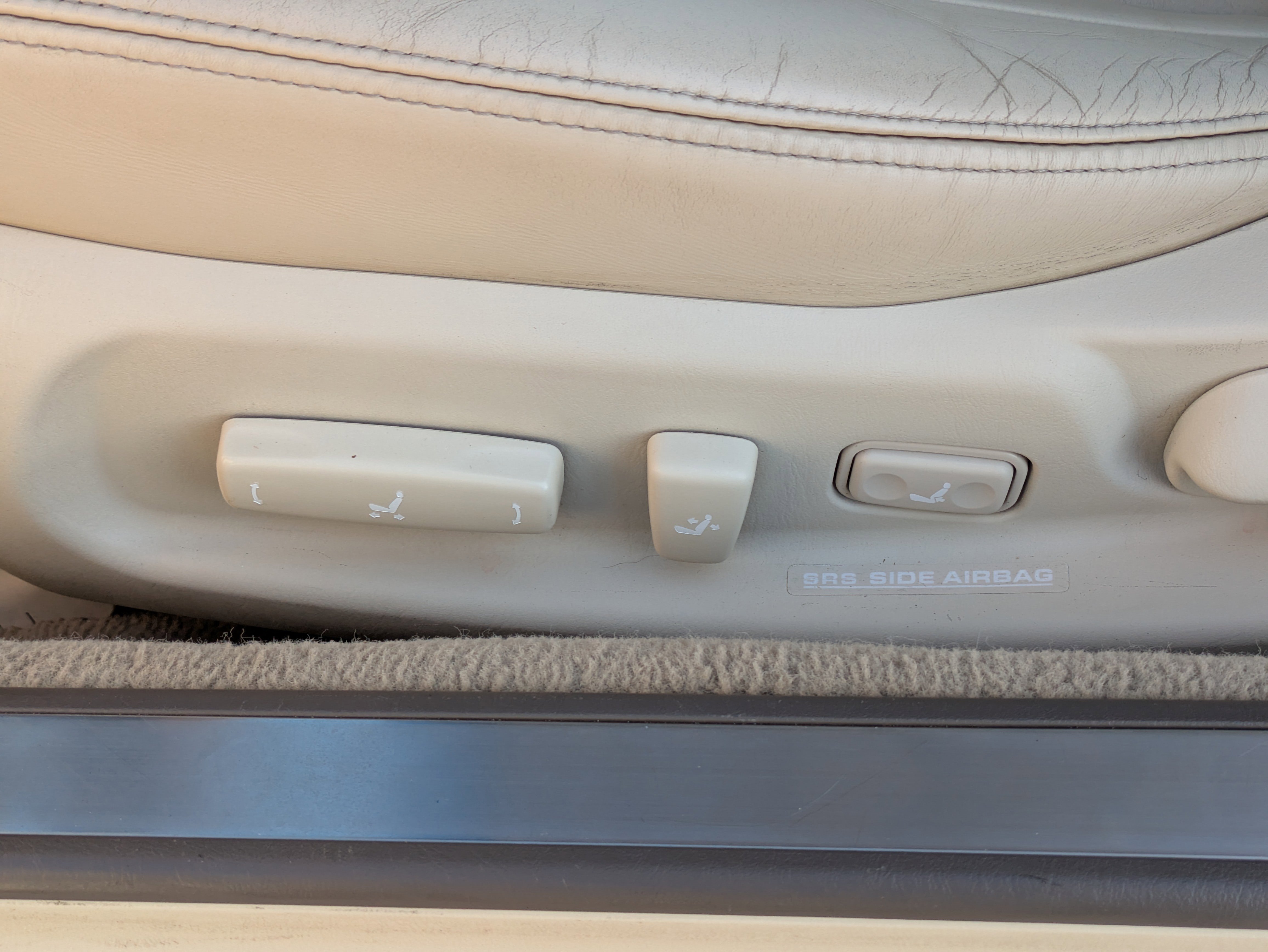 Used 2004 Lexus SC 430 Convertible image 19