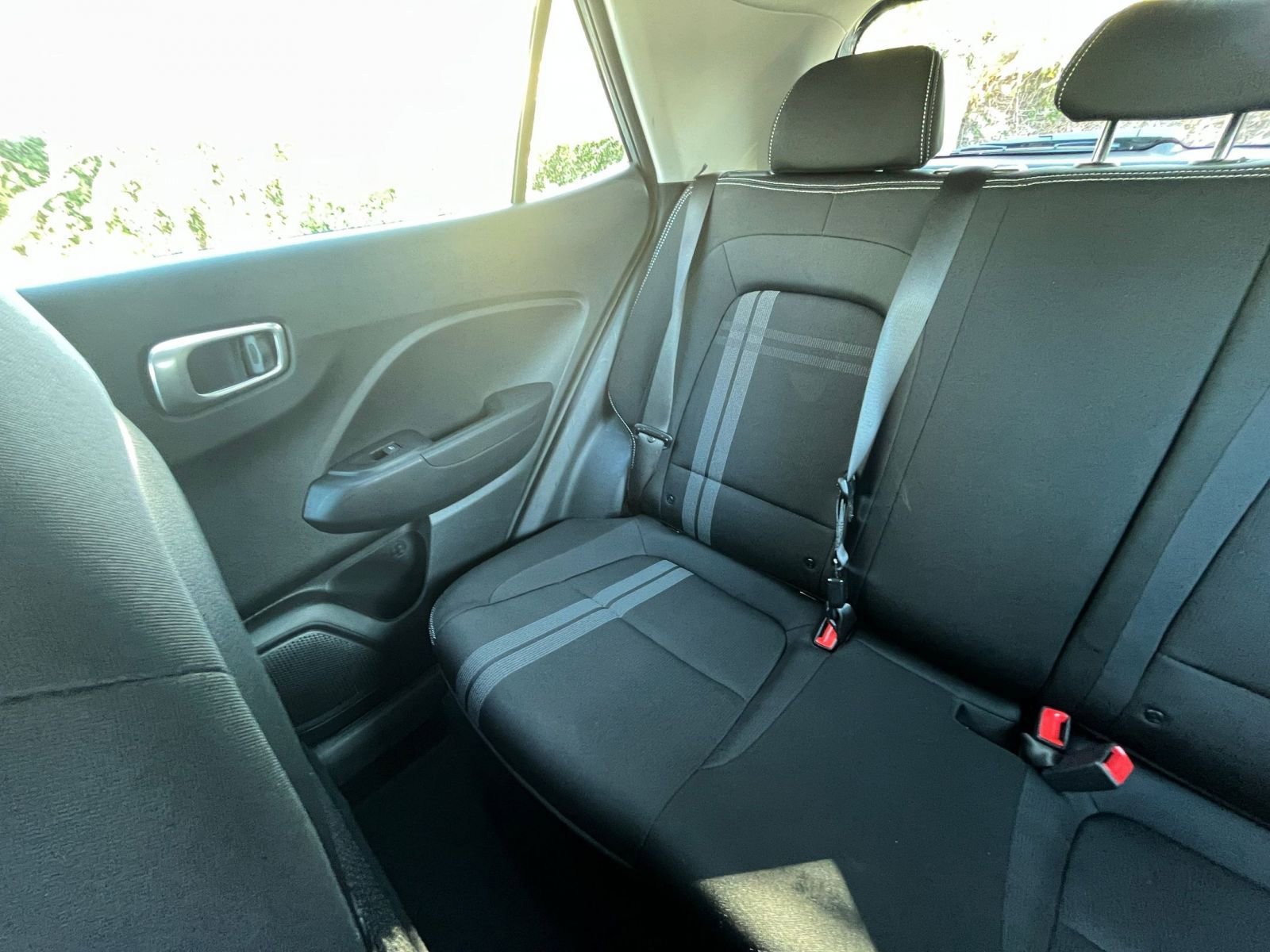 Used 2025 Hyundai Venue SEL image 38