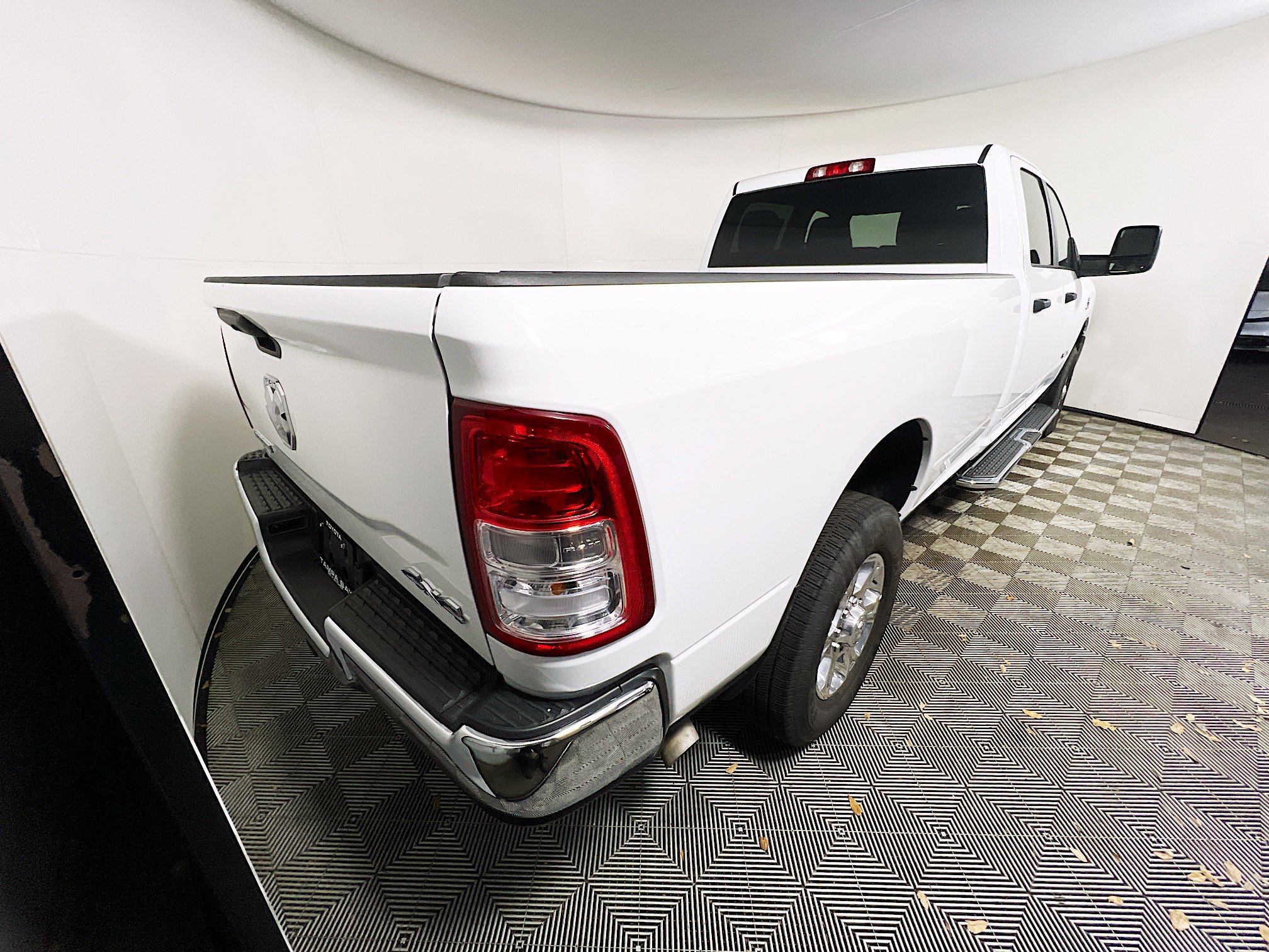 Used 2024 RAM 3500 Big Horn AWD/4WD image 4