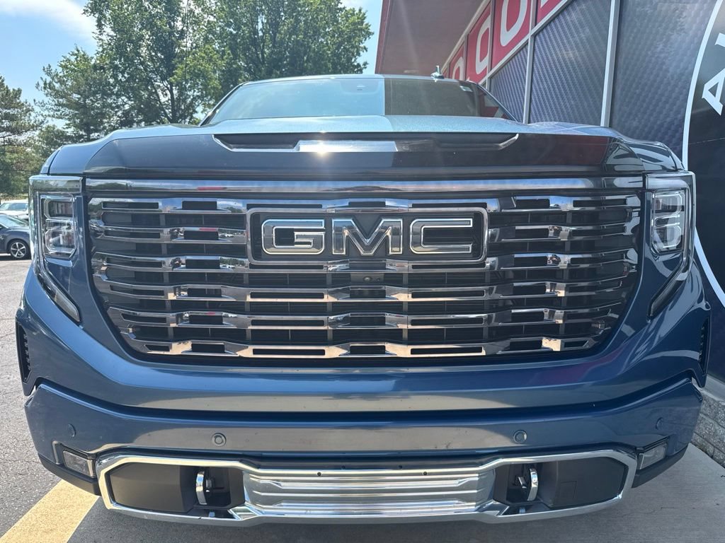 Used 2025 GMC Sierra 1500 Denali Ultimate AWD/4WD image 8