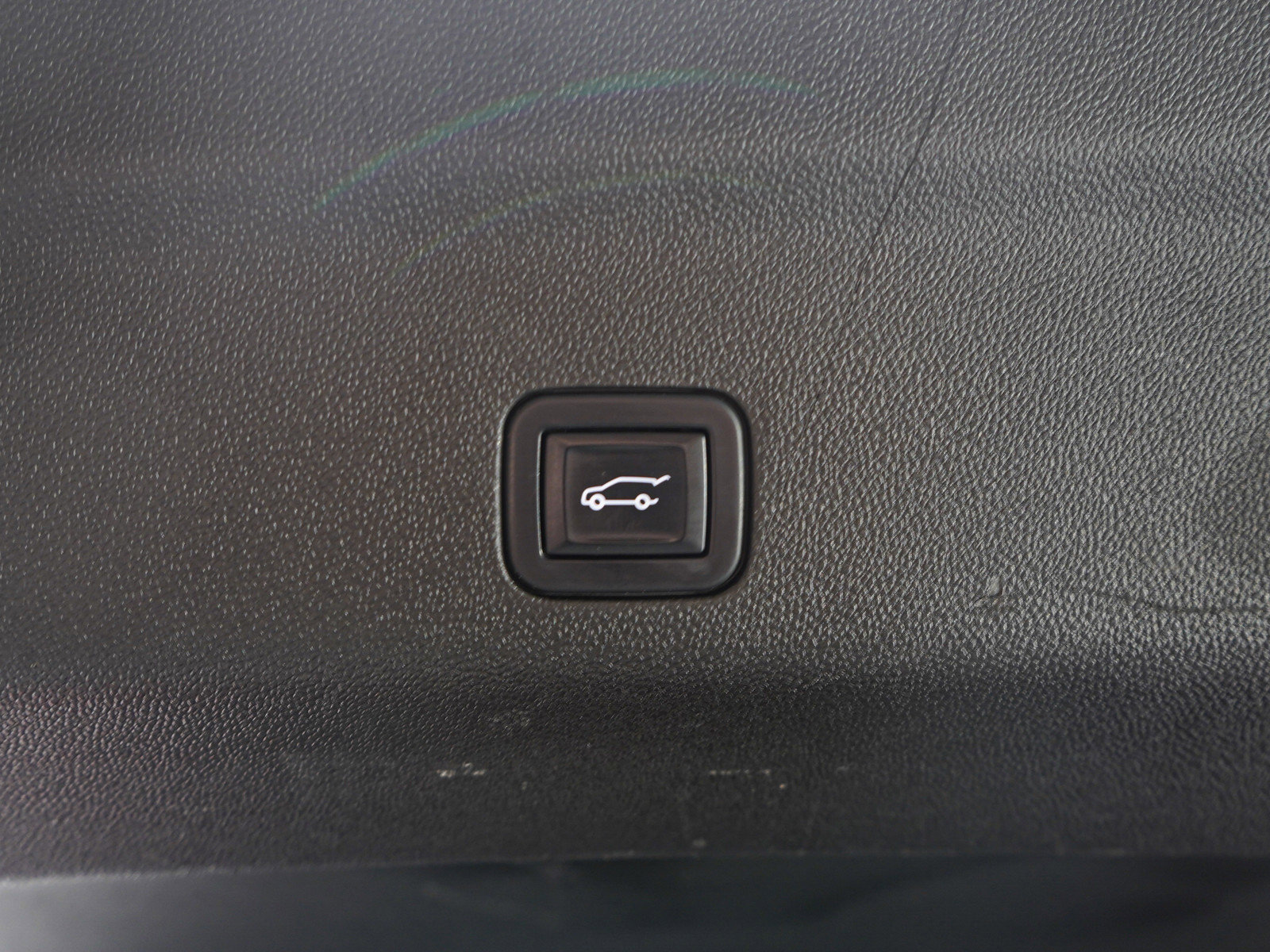 Used 2022 Chevrolet Suburban LT w/ Luxury Package AWD/4WD image 13