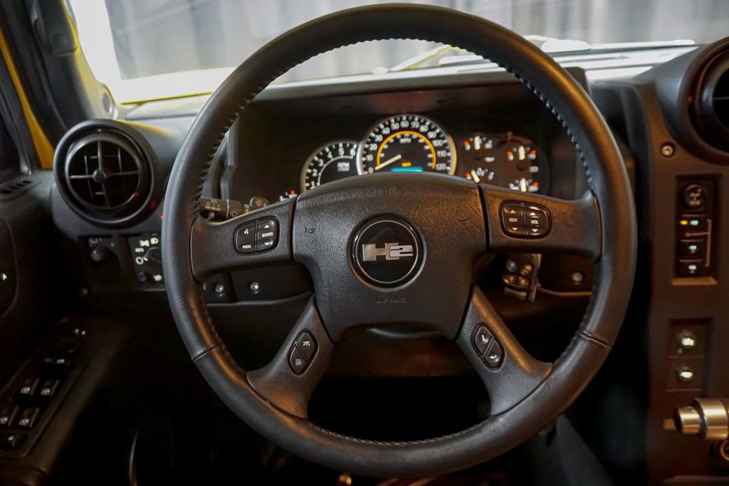 Used 2005 HUMMER H2 w/ Preferred Equipment Group image 44