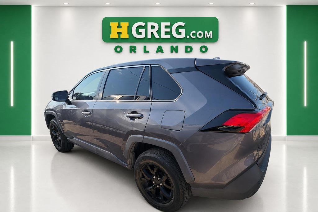Used 2022 Toyota RAV4 LE FWD image 2