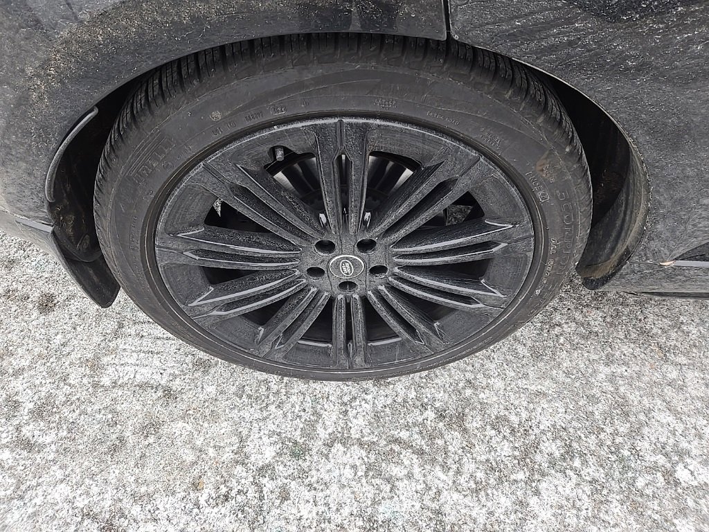 Certified 2023 Land Rover Range Rover SE image 14