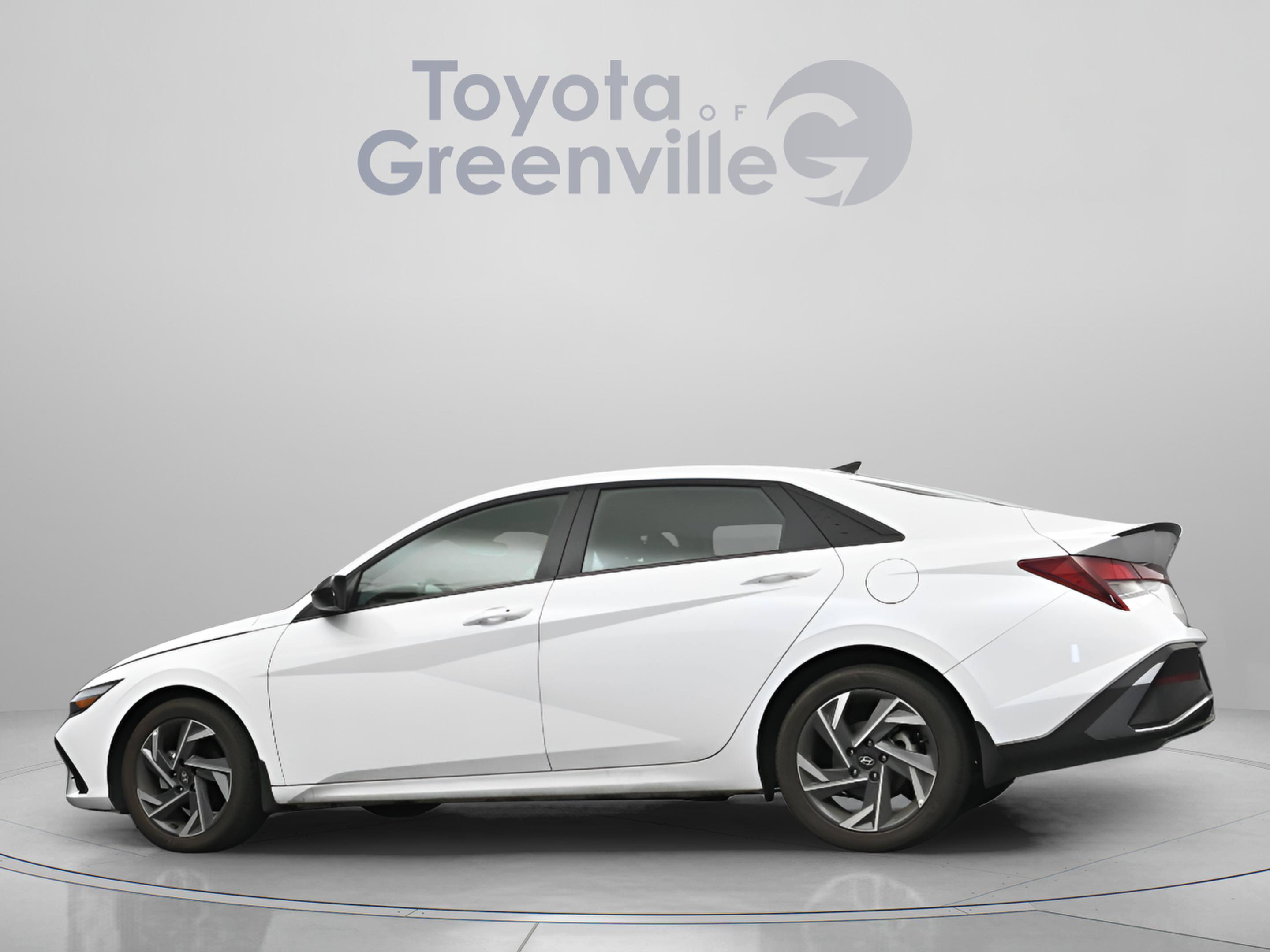 Used 2025 Hyundai Elantra Sport FWD image 6