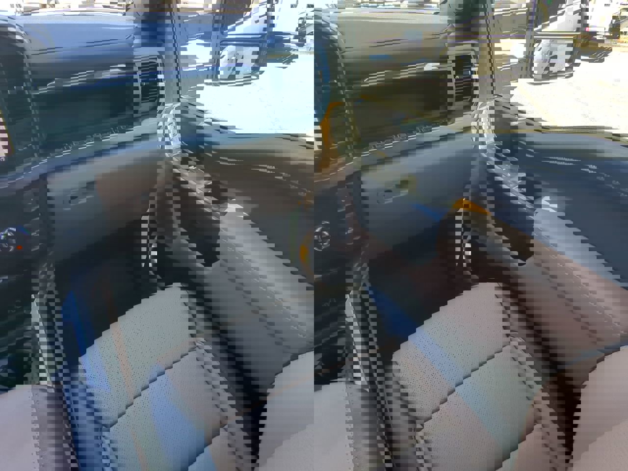 Used 2025 Ford F450 Lariat w/ Lariat Ultimate Package AWD/4WD image 15