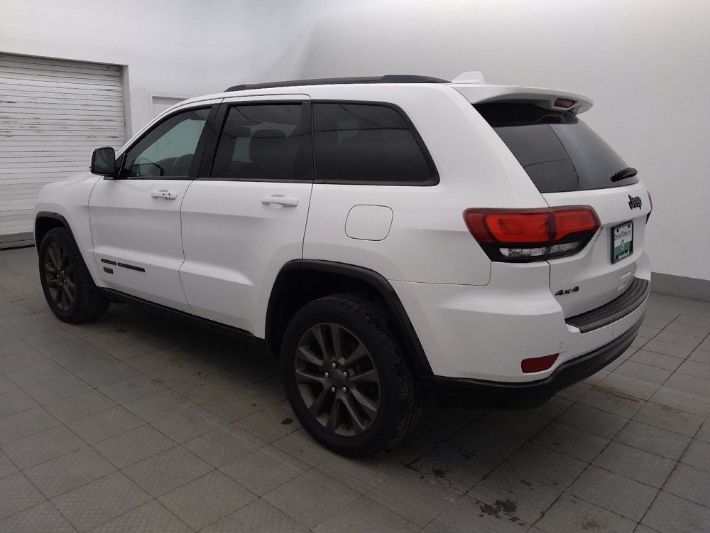 Used 2016 Jeep Grand Cherokee Limited 75th Anniversary AWD/4WD image 3
