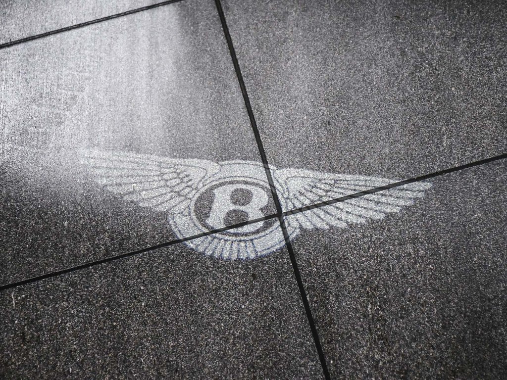 Used 2023 Bentley Bentayga AWD/4WD image 25