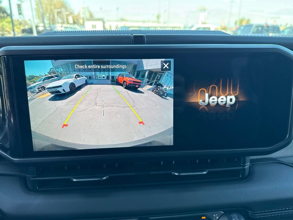 Certified 2025 Jeep Wrangler Unlimited Sahara w/ Safety Group AWD/4WD image 21