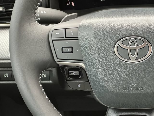 Used 2026 Toyota Camry SE w/ Convenience Package FWD image 12
