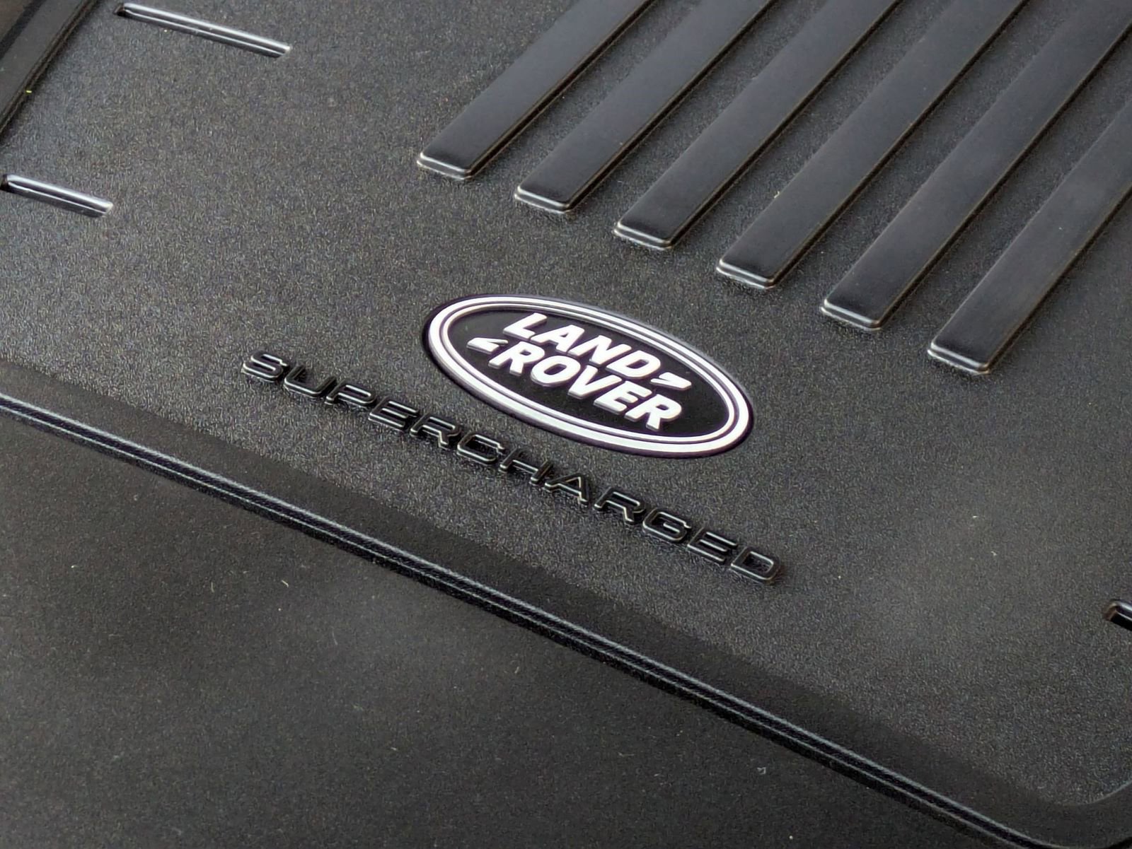 Used 2020 Land Rover Range Rover Velar R-Dynamic S image 24
