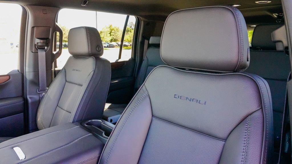 New 2026 GMC Yukon XL Denali image 14