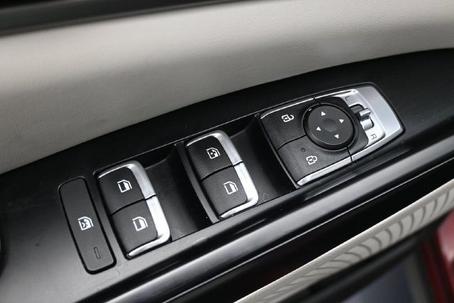 Used 2024 Kia Carnival LX FWD image 14