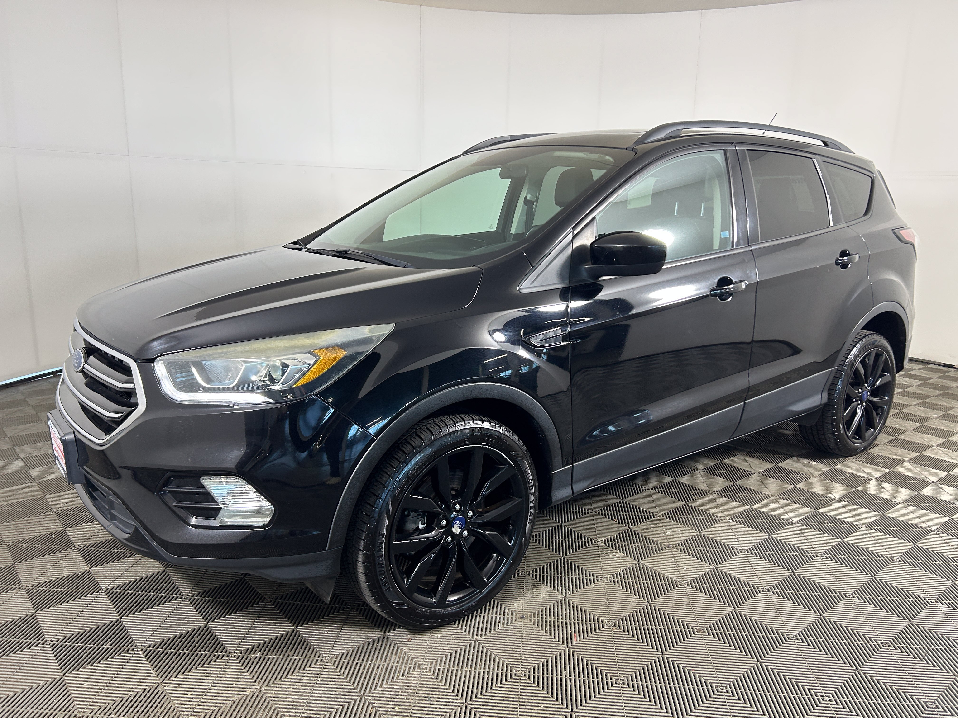 Used 2017 Ford Escape SE w/ Equipment Group 201A