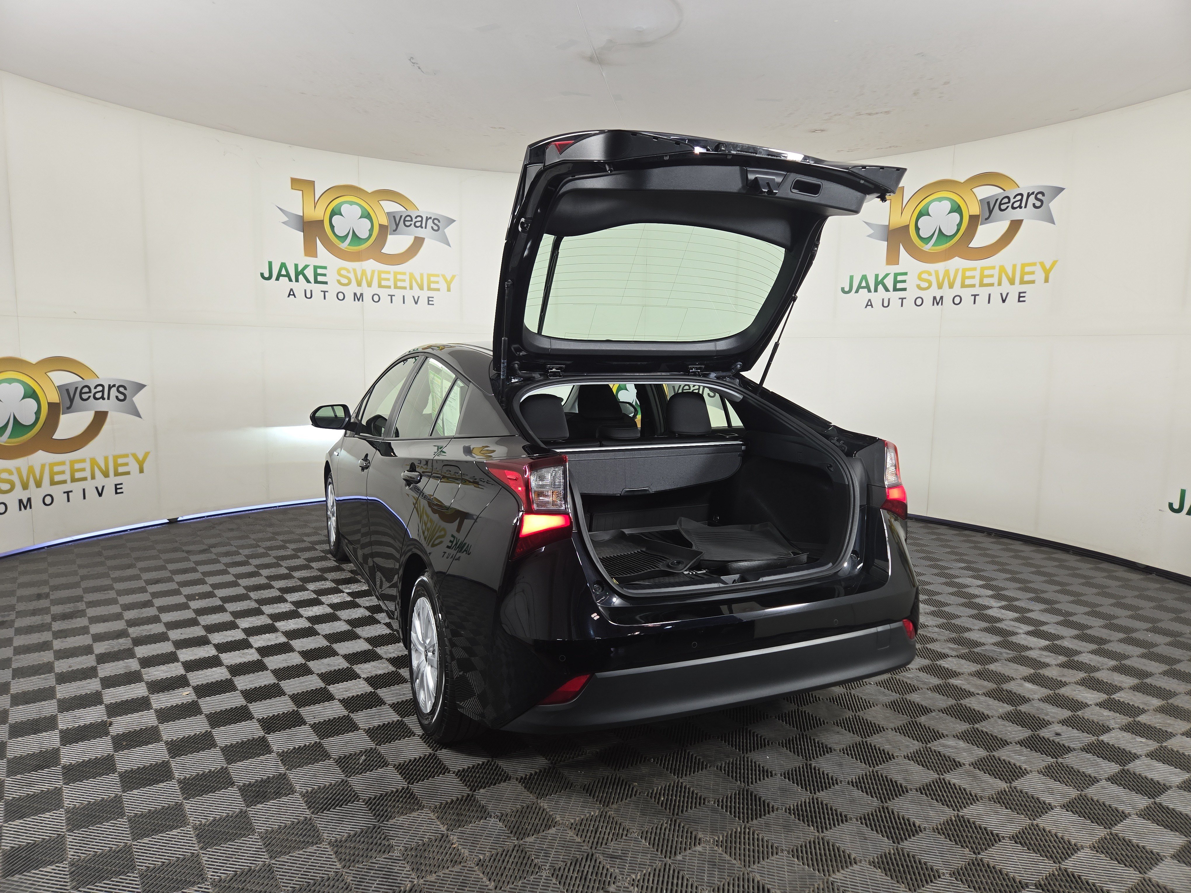 Used 2021 Toyota Prius LE FWD image 29