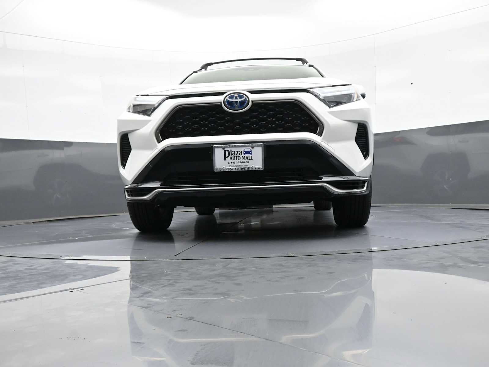 Used 2023 Toyota RAV4 SE w/ Weather & Moonroof Package AWD/4WD image 28