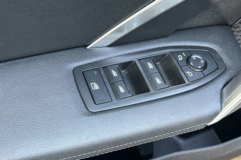 Used 2023 BMW X1 xDrive28i image 11