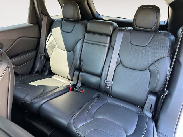 Used 2019 Jeep Cherokee Limited w/ Luxury Group FWD image 13