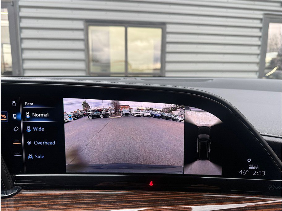 Used 2021 Cadillac Escalade Luxury AWD/4WD image 17