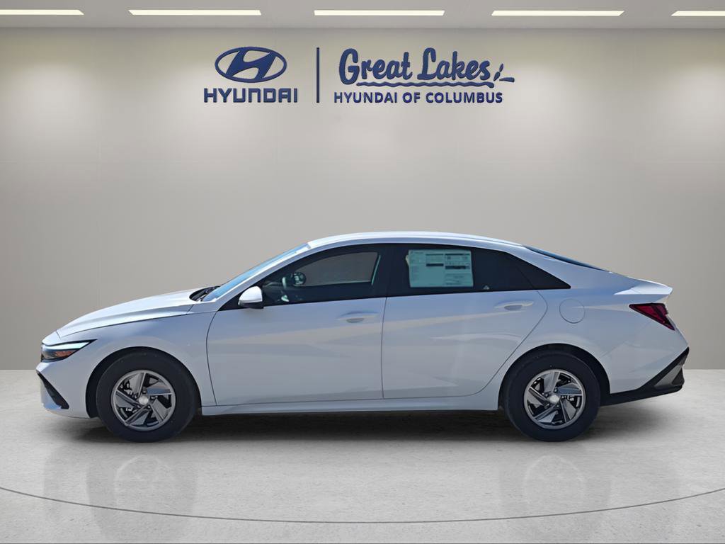 New 2026 Hyundai Elantra SE FWD image 2