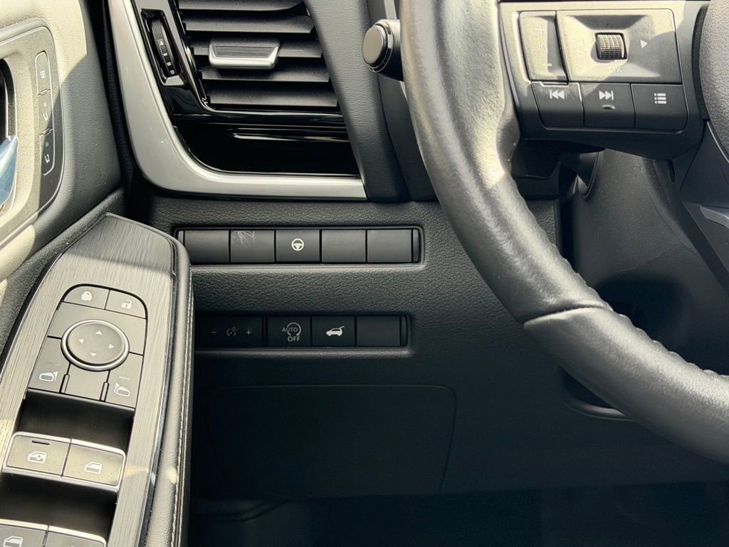 Used 2023 Nissan Rogue SL w/ SL Premium Package image 33