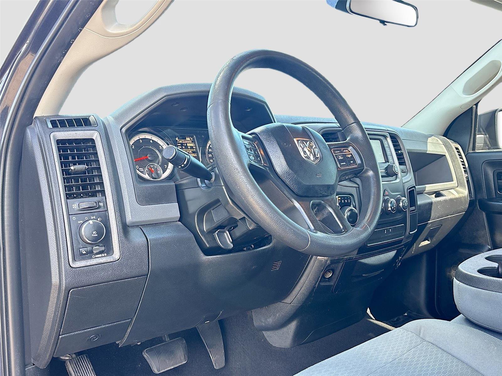 Used 2018 RAM 1500 Express RWD image 9