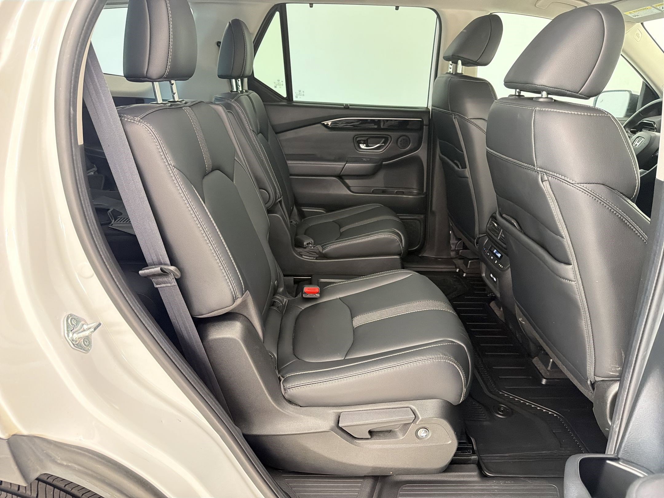 Used 2023 Honda Pilot EX-L image 27