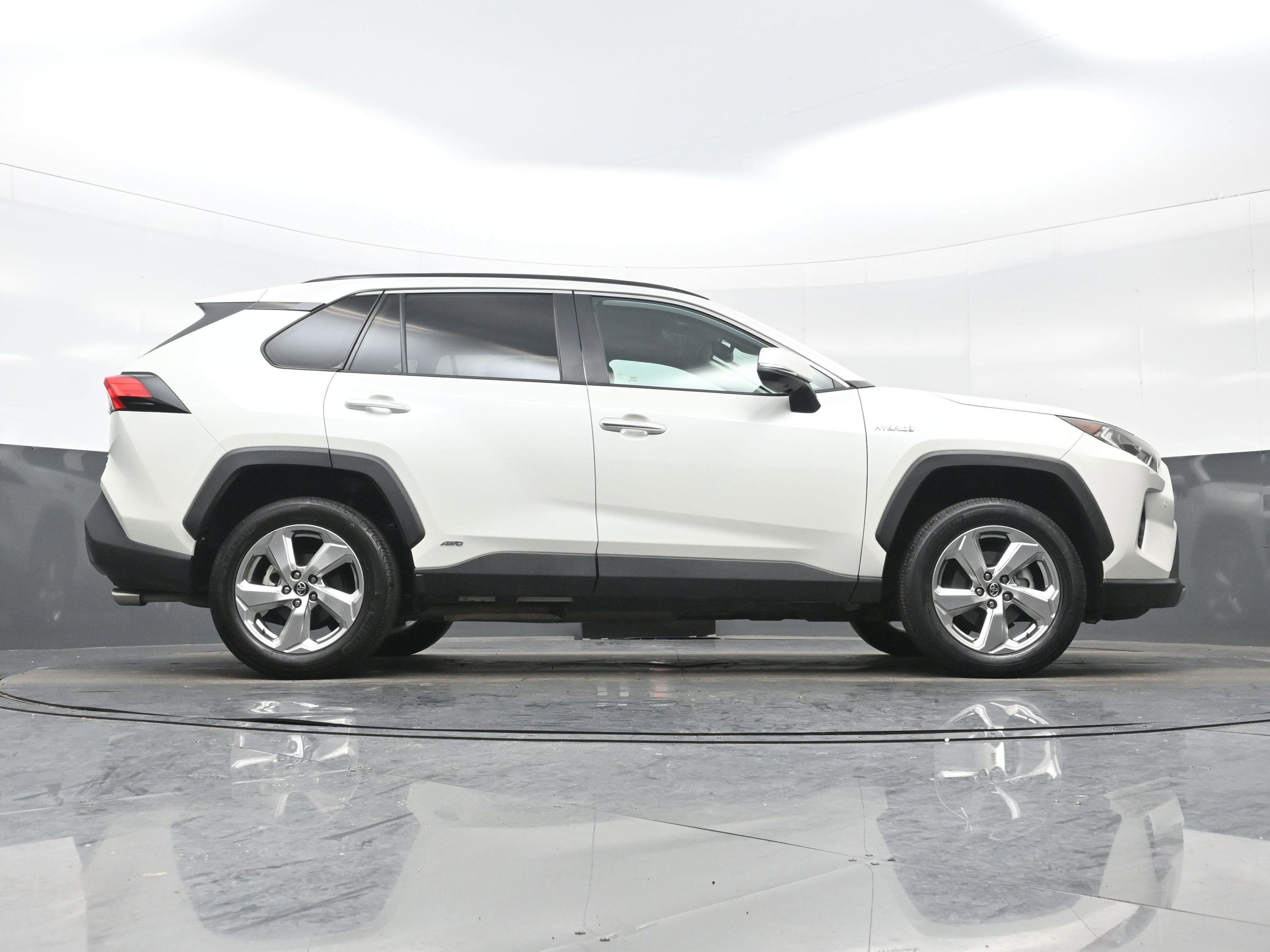 Used 2021 Toyota RAV4 Limited image 34