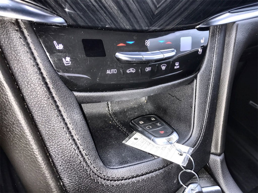 Used 2023 Cadillac XT6 Premium Luxury image 19