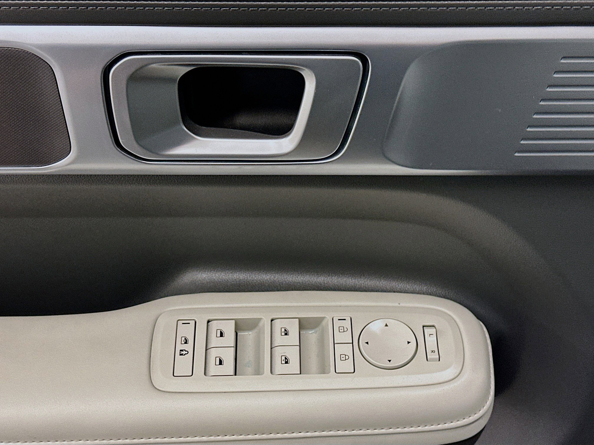 Used 2026 Hyundai Santa Fe SEL image 15