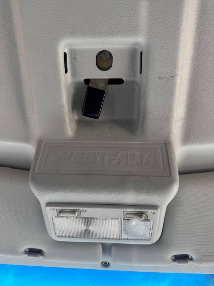 Used 2002 Volkswagen Eurovan MV FWD image 14