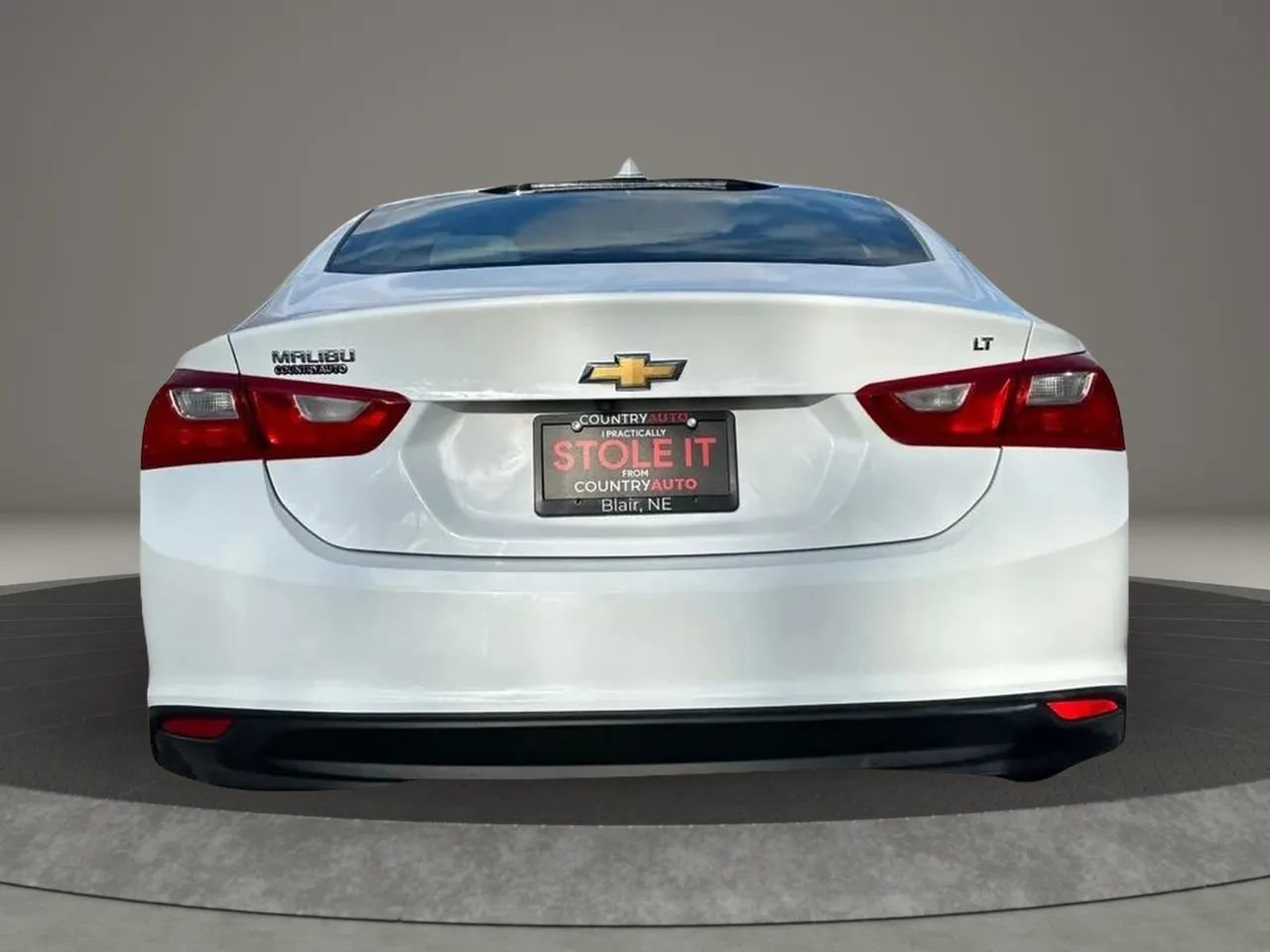 Used 2016 Chevrolet Malibu LT image 4